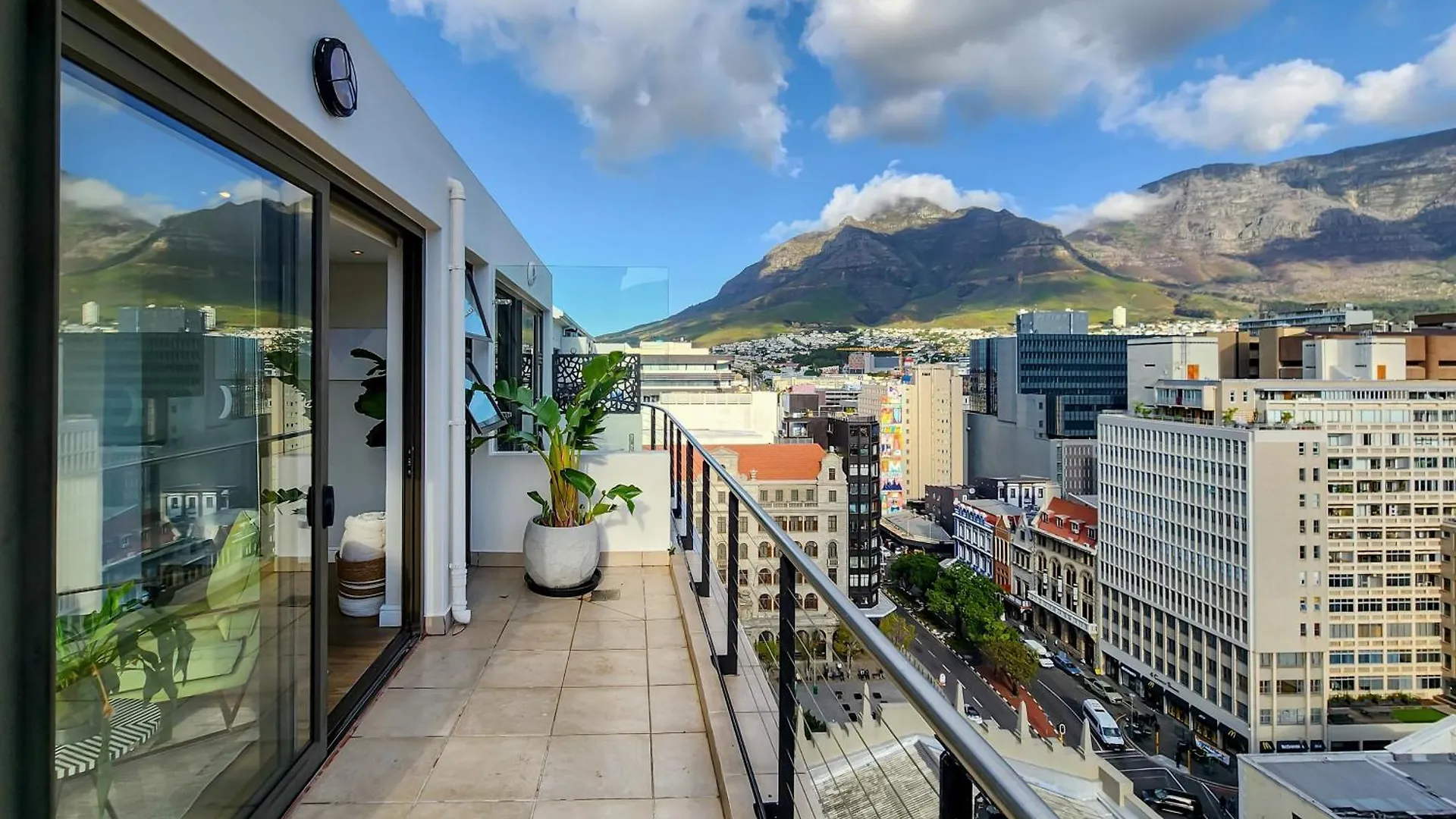 Appartamento Luxury Penthouse Loft With 300 Degrees Cityscape Views Città del Capo