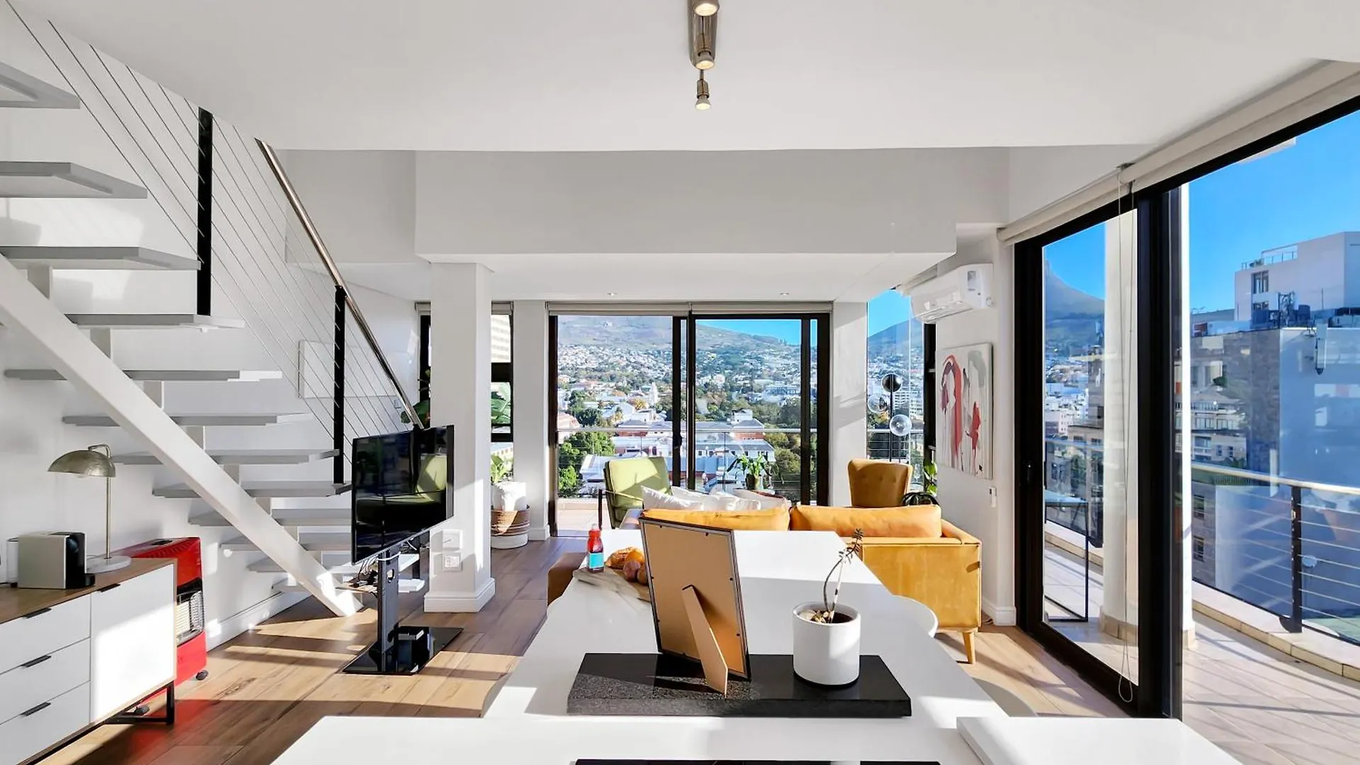 Luxury Penthouse Loft With 300 Degrees Cityscape Views Città del Capo Appartamento